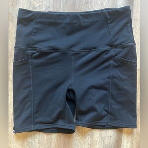 Oiselle run shorts with pockets